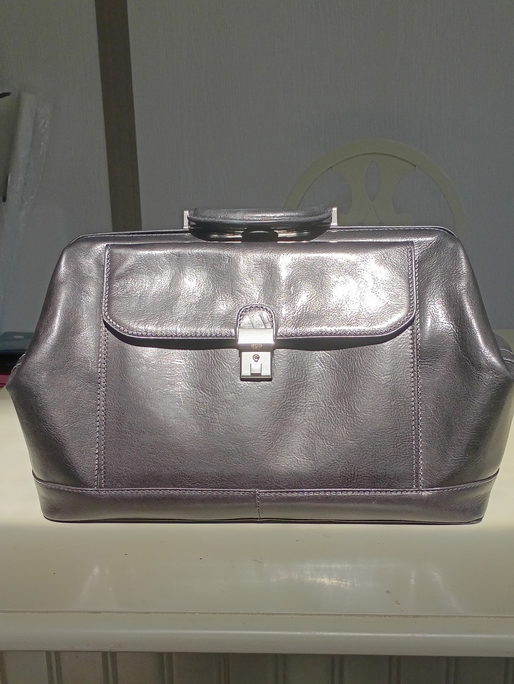 Time Resistance Doctor Bag - Hamlet Leather Top-Handle Bag in Black